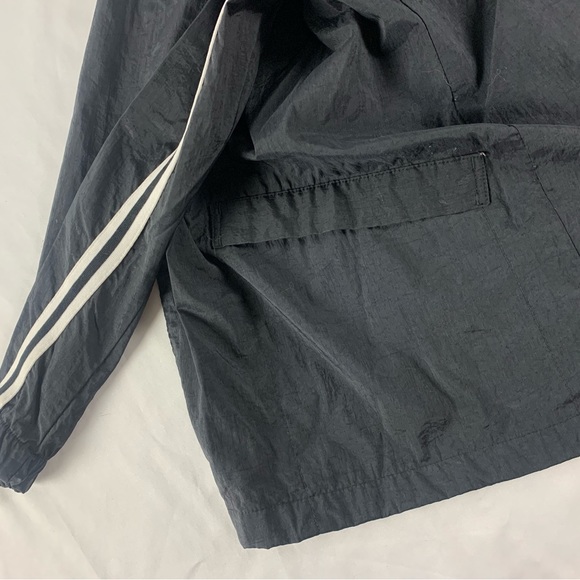 Nike Windbreaker Jacket - Picture 5 of 8